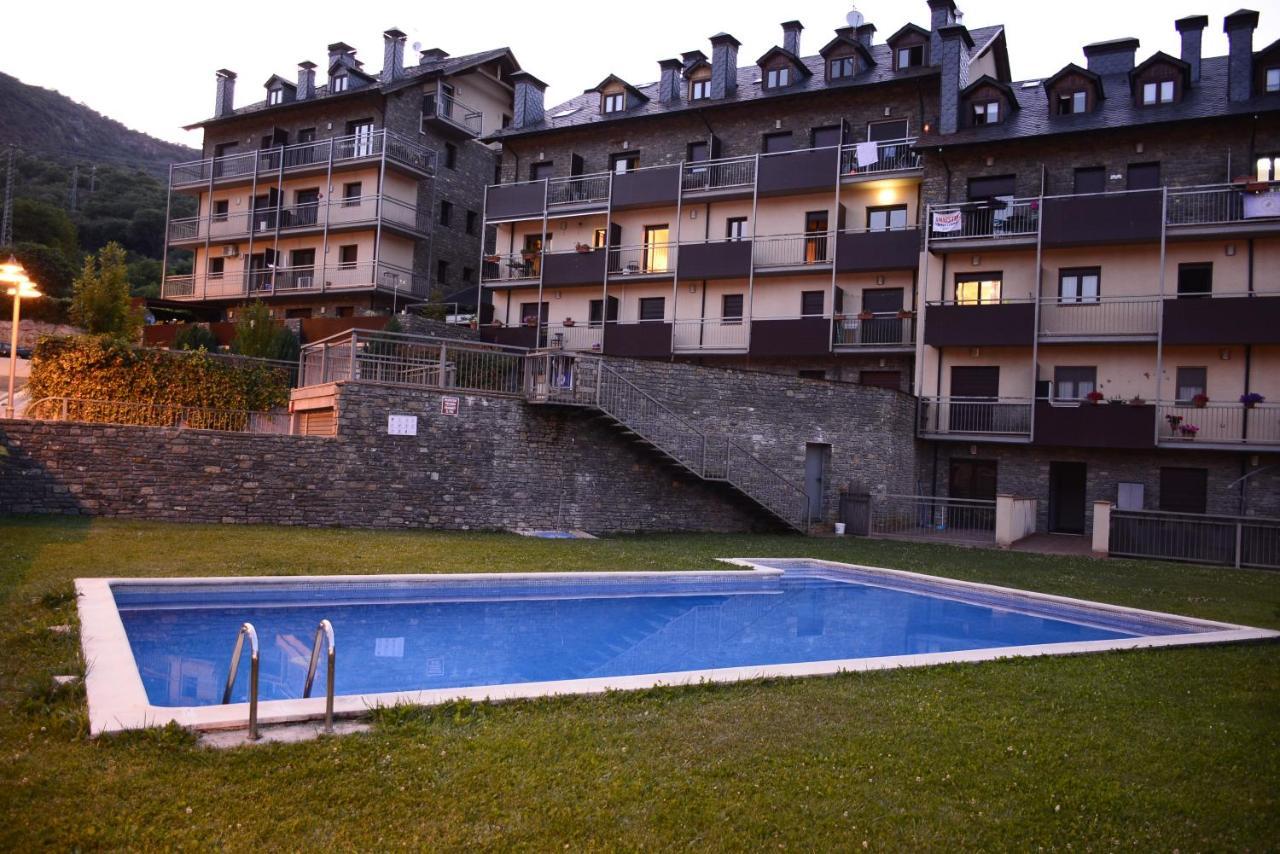 Apartaments Sort Pirineus Exterior photo