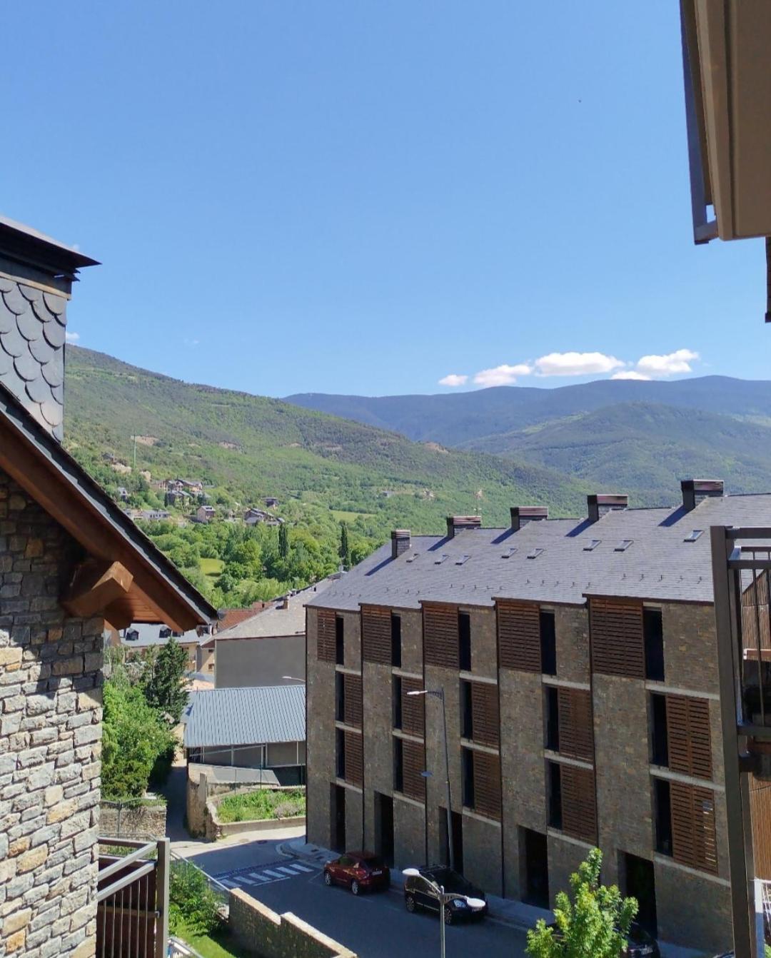 Apartaments Sort Pirineus Exterior photo
