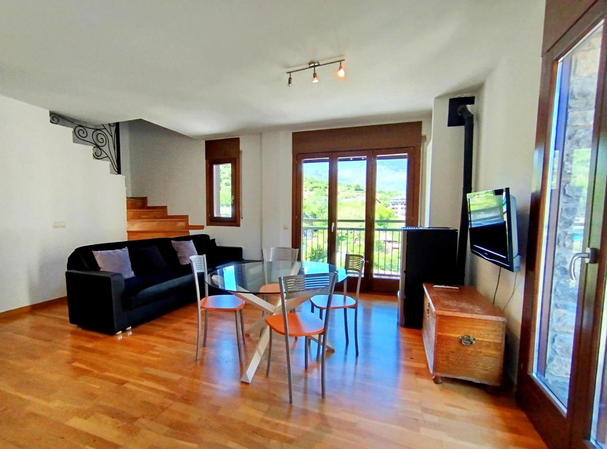Apartaments Sort Pirineus Exterior photo