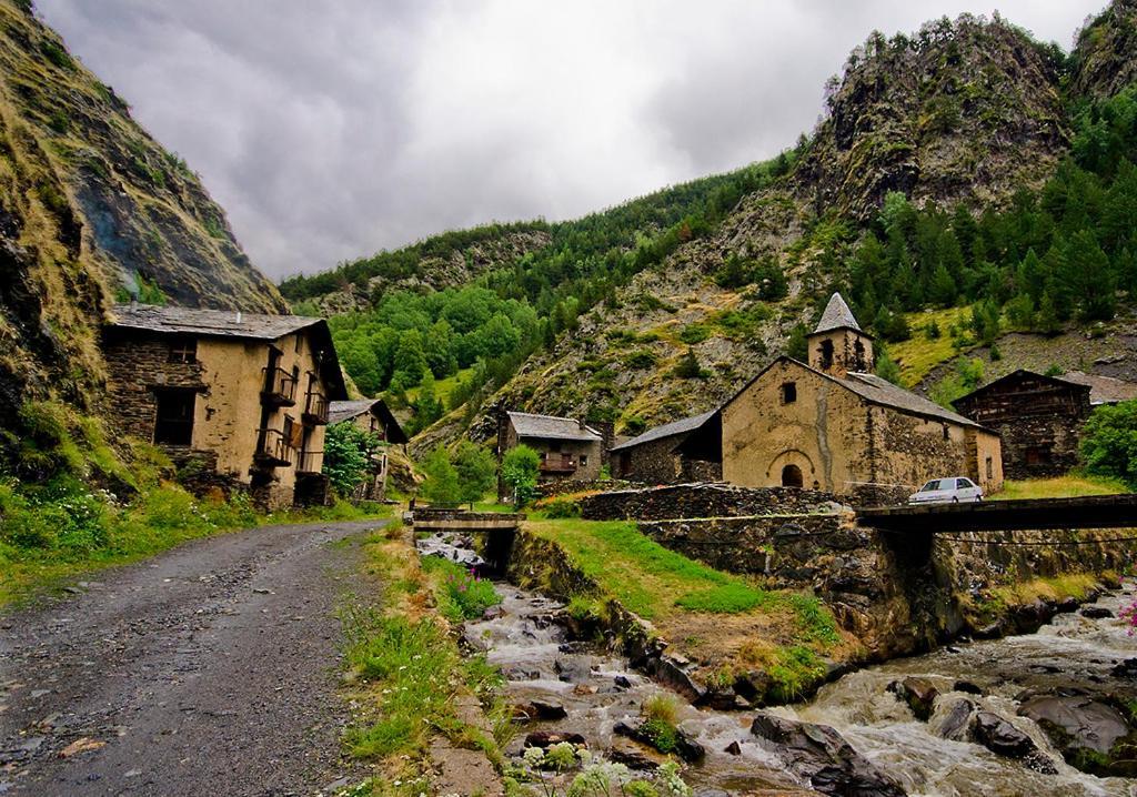 Apartaments Sort Pirineus Exterior photo